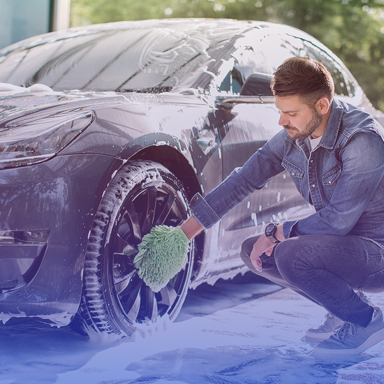 Maak jouw auto weer blinkend schoon bij Falcon Carwash